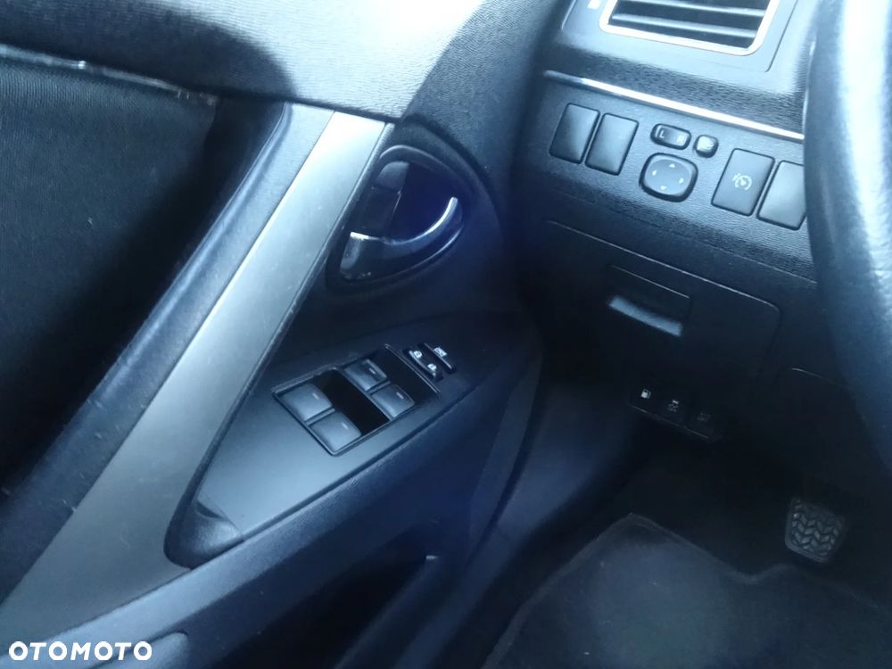 Toyota Avensis 2.0 D-4D Premium - 7