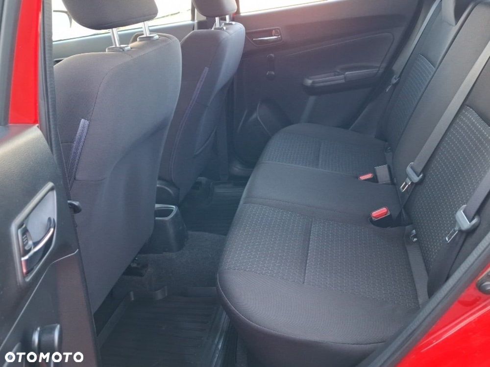 Suzuki Swift 1.2 Premium Plus - 12