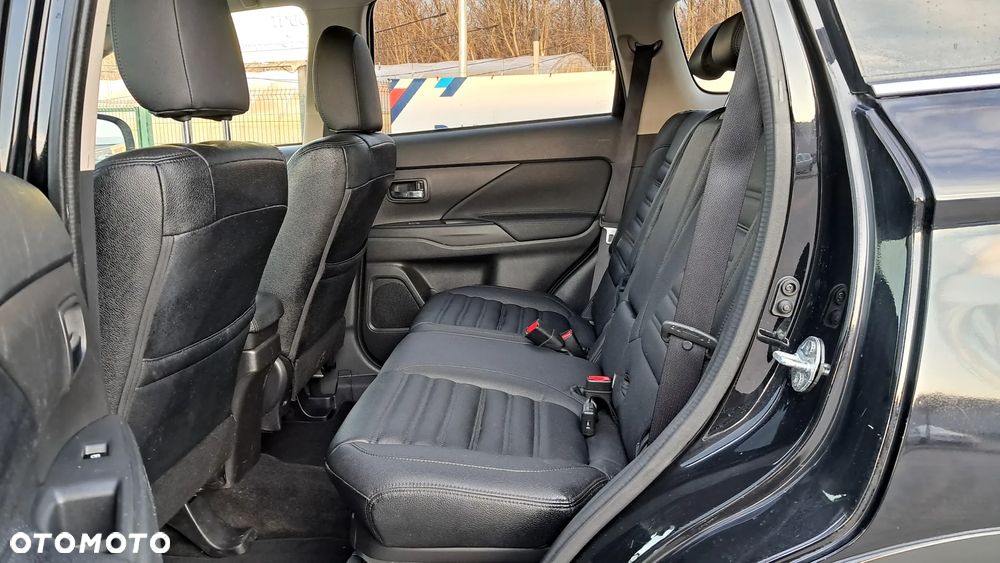 Mitsubishi Outlander 2.0 2WD CVT Diamant Edition+ - 11