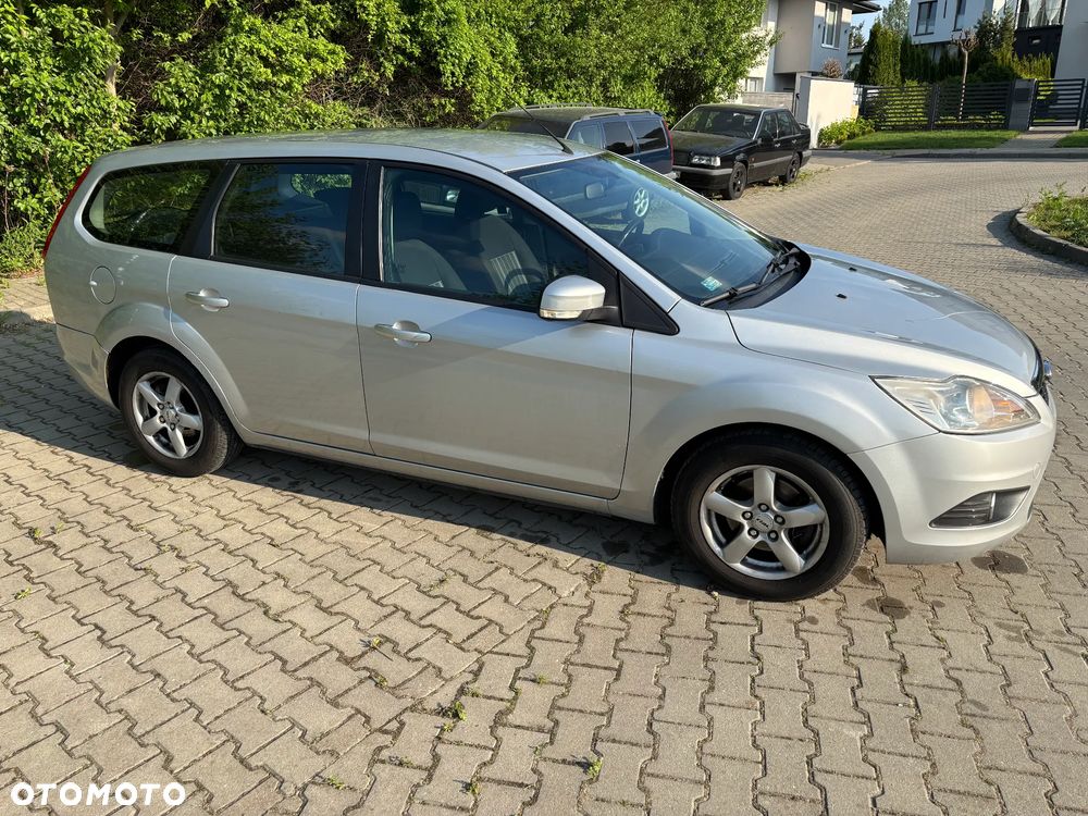 Ford Focus 1.6 TDCi DPF Style - 8