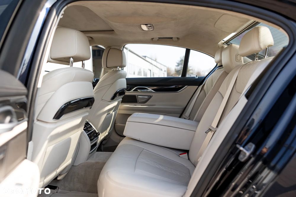 BMW Seria 7 750d xDrive sport - 18