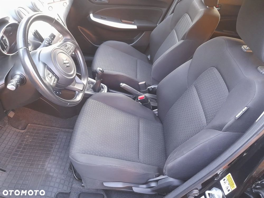 Suzuki Swift 1.2 Premium Plus - 9