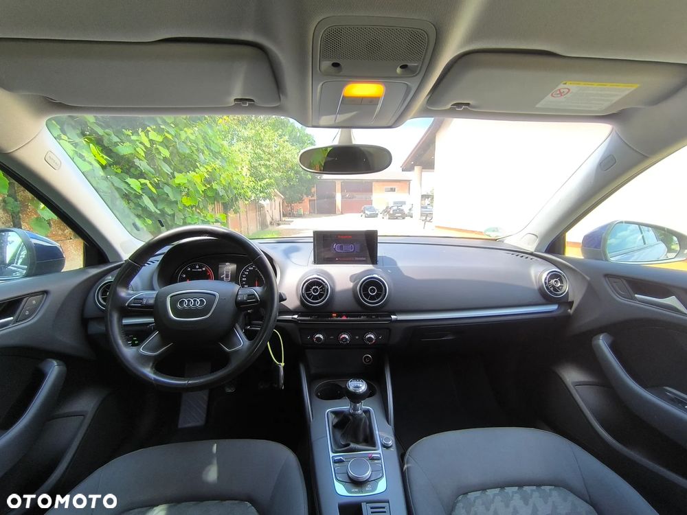 Audi A3 Sportback 1.4 TFSI Ambiente - 8