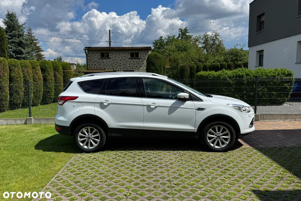 Ford Kuga 1.5 EcoBoost 2x4 Titanium - 4