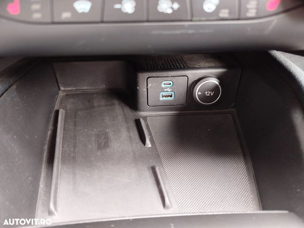 Ford Kuga - 34
