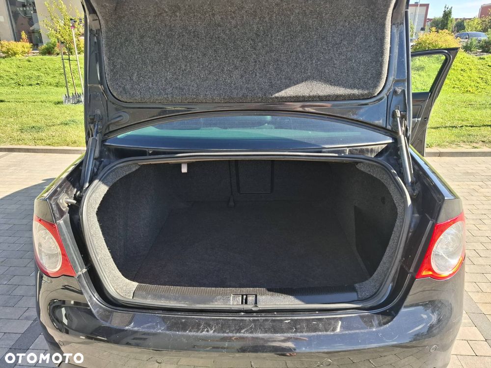 Volkswagen Jetta 1.9 TDI Comfortline - 3