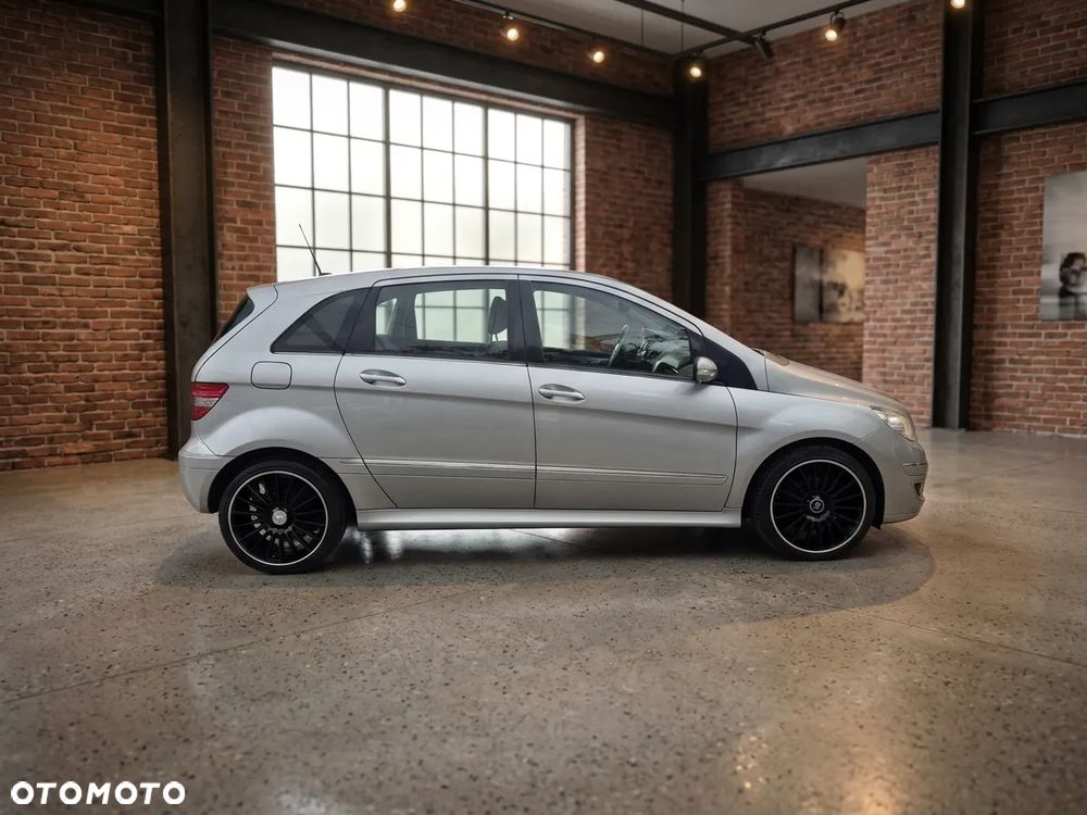 Mercedes-Benz Klasa B 180 BlueEFFICIENCY SPORT EDITION - 4