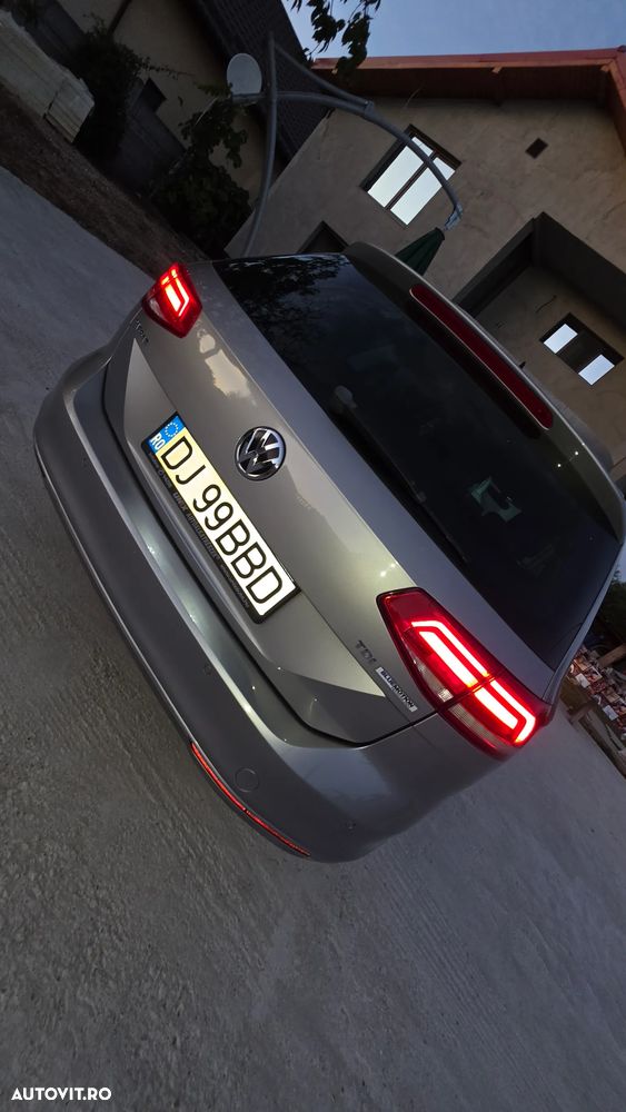 Volkswagen Passat - 2