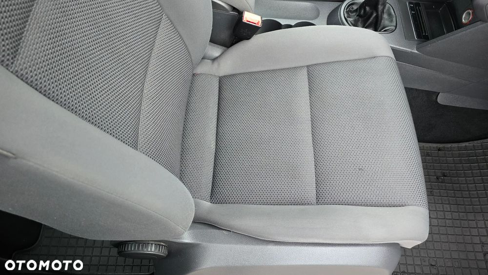 Volkswagen Touran 1.6 TDI DPF BlueMotion Technology Highline - 17