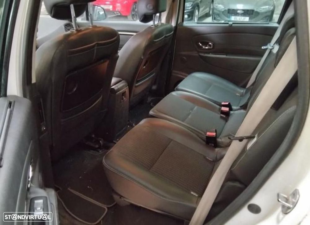 Renault Mégane Scénic - 5