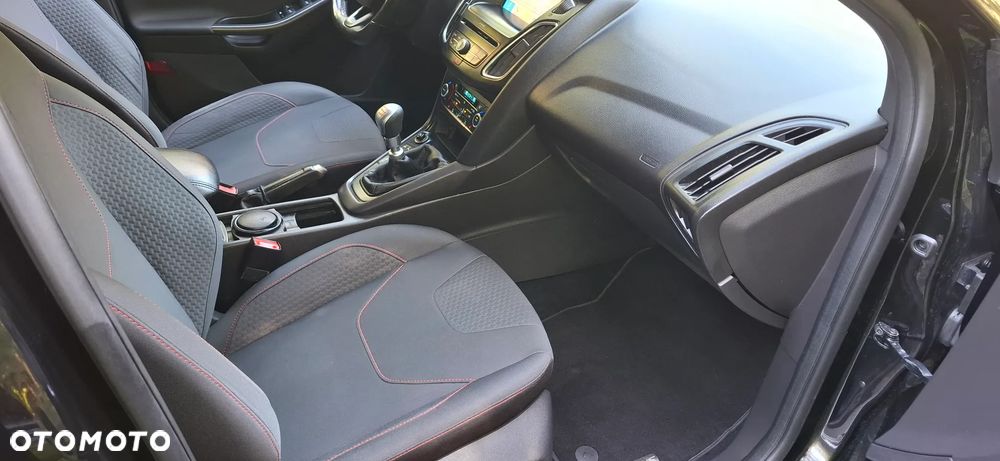 Ford Focus 1.5 EcoBoost ST-Line Business - 14