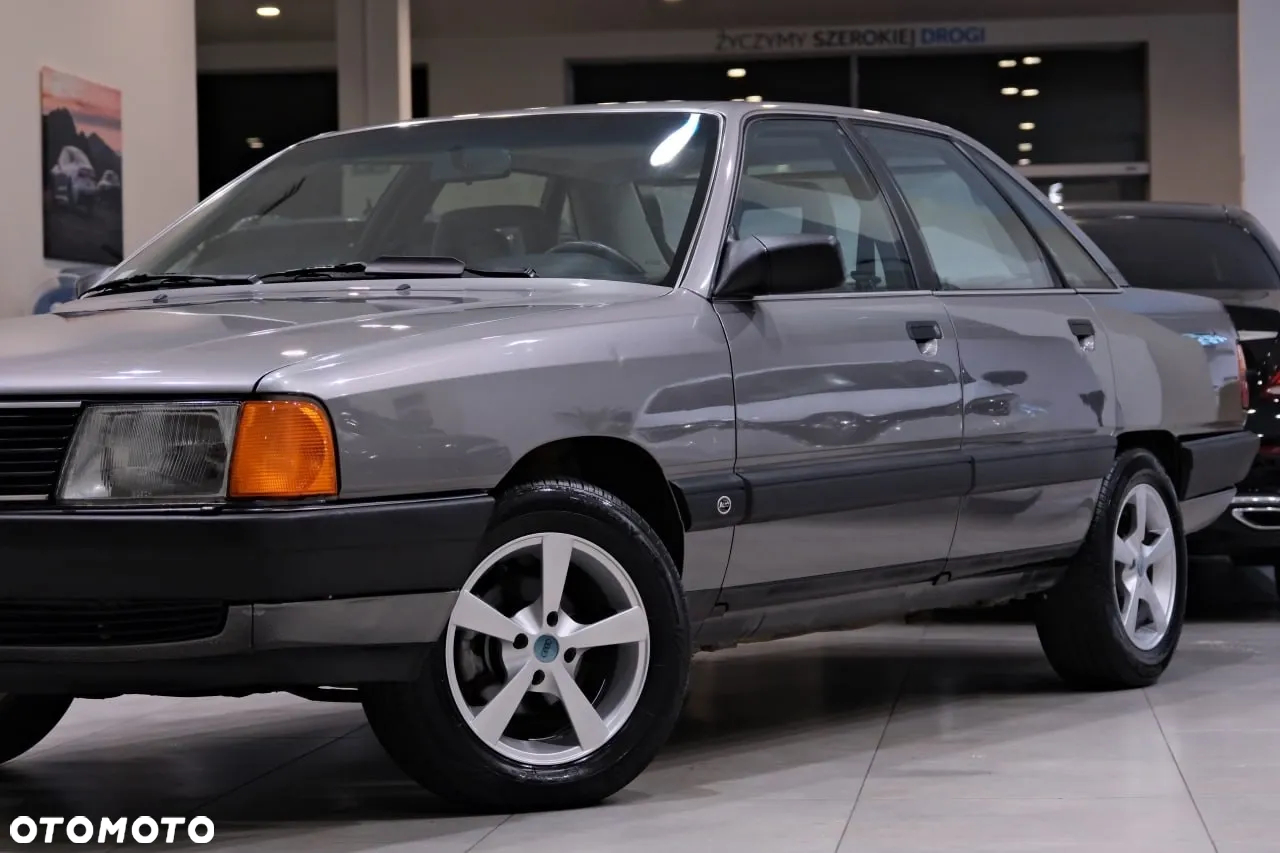 Audi 100 2.3 E - 24