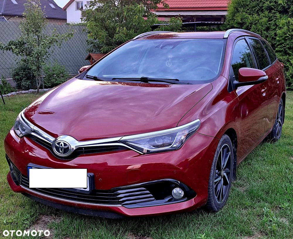 Toyota Auris 1.6 D-4D Dynamic - 1
