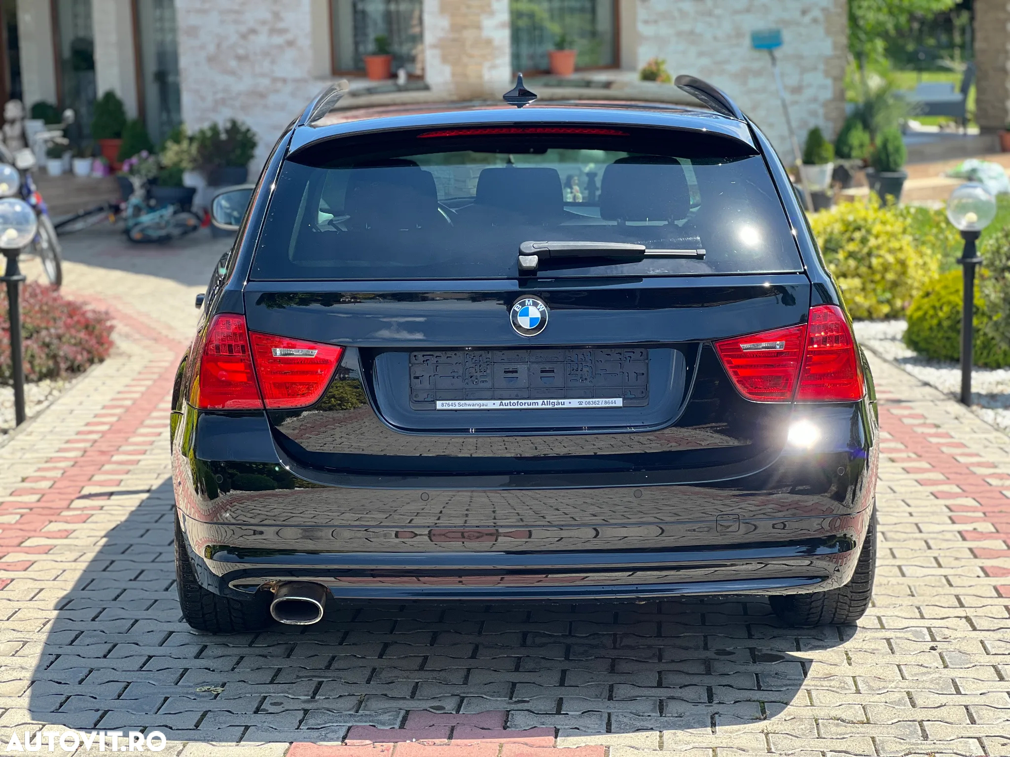 BMW Seria 3 320d DPF Touring - 10