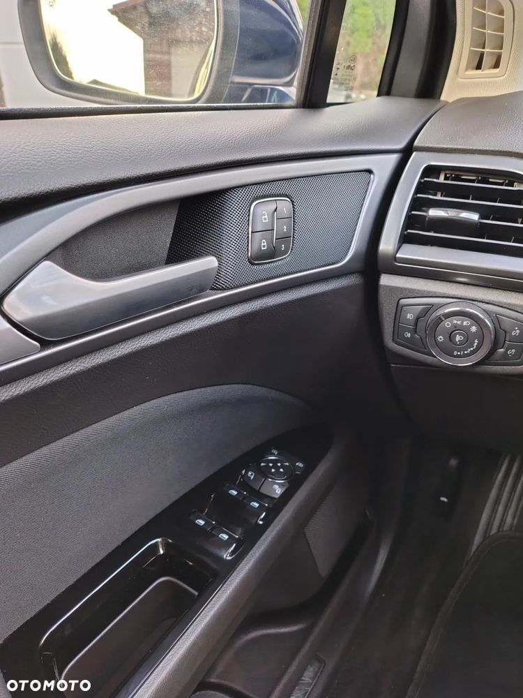 Ford Mondeo Turnier 2.0 TDCi Start-Stopp PowerShift-Aut Titanium - 22