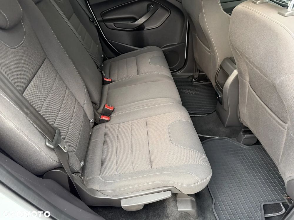 Ford Kuga - 34