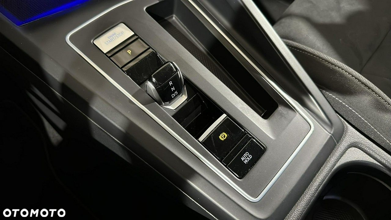 Volkswagen Golf - 18