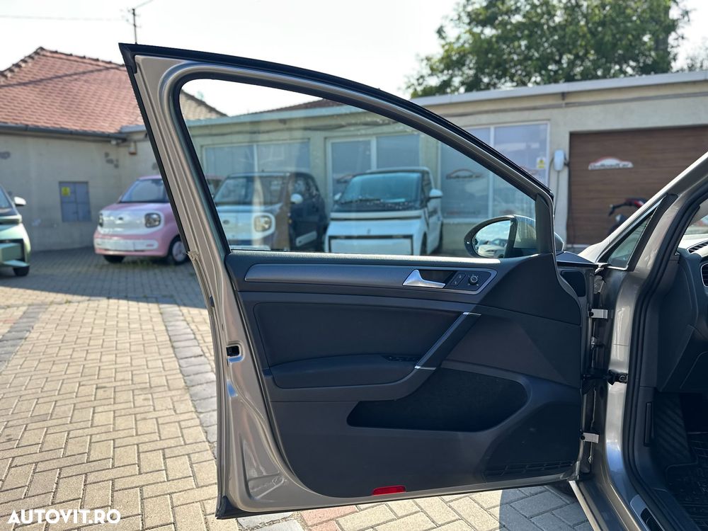 Volkswagen Golf 1.6 TDI BlueMotion Technology Lounge - 27