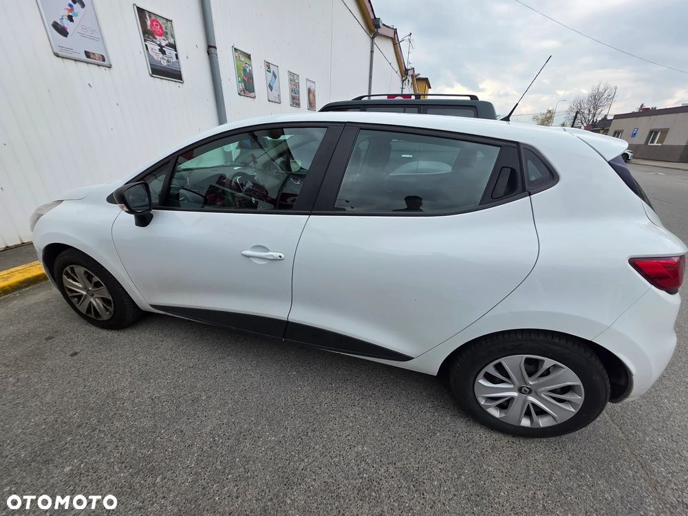 Renault Clio 1.2 16V Life - 11