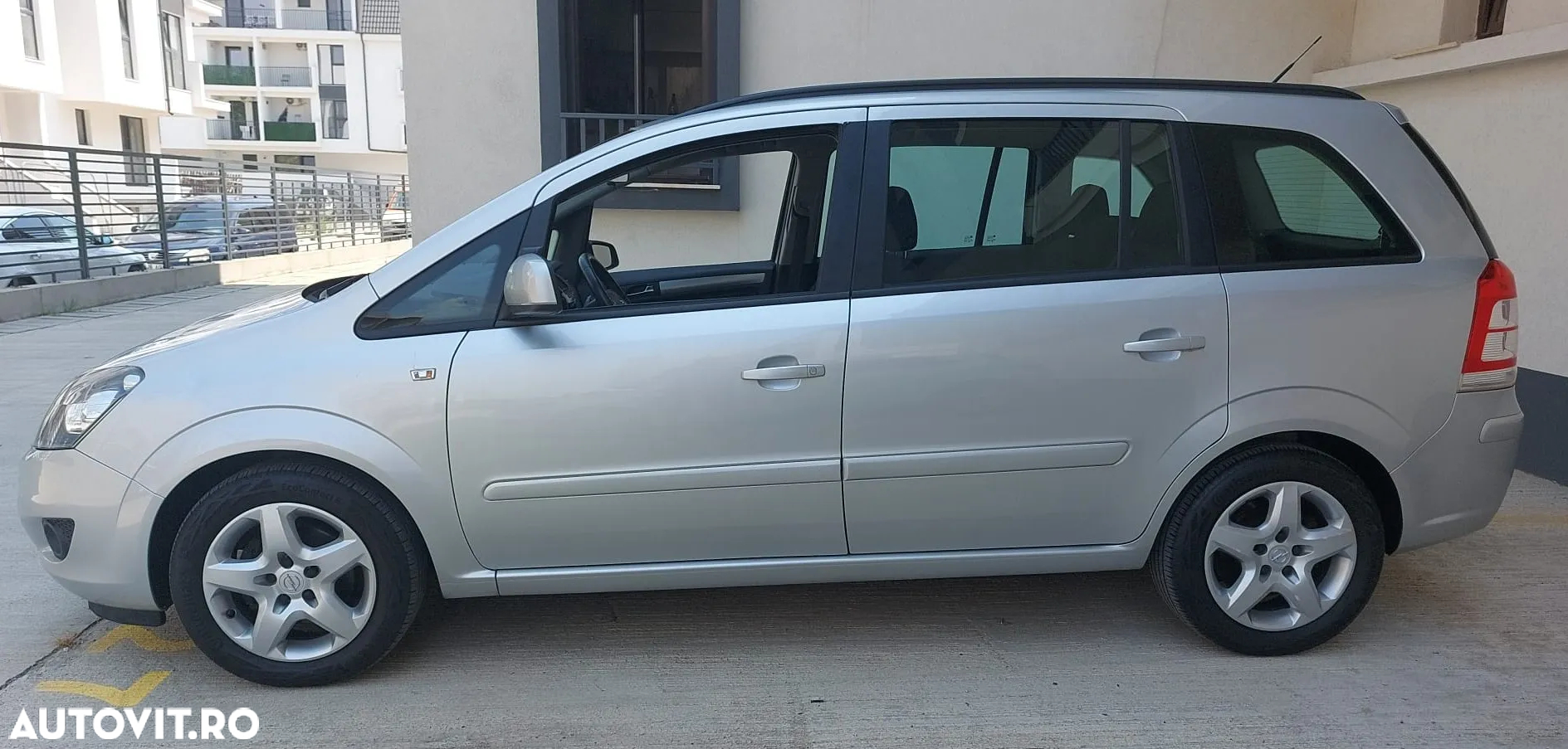 Opel Zafira 1.8 Easytronic Family Plus - 3