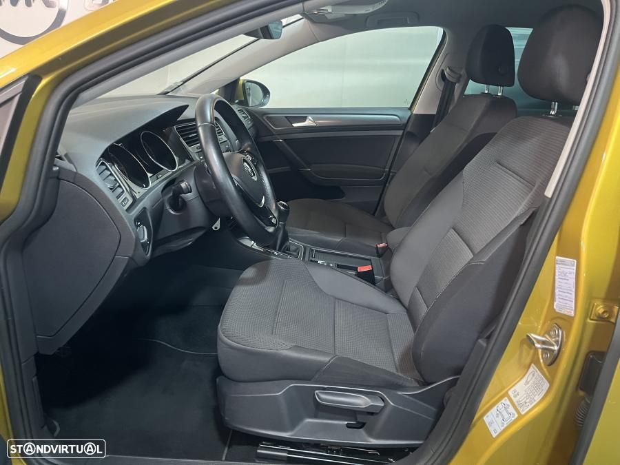 VW Golf 1.6 TDI Confortline - 11