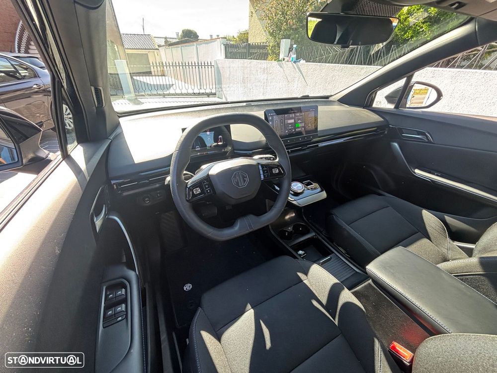 MG MG4 64 kWh Luxury - 11