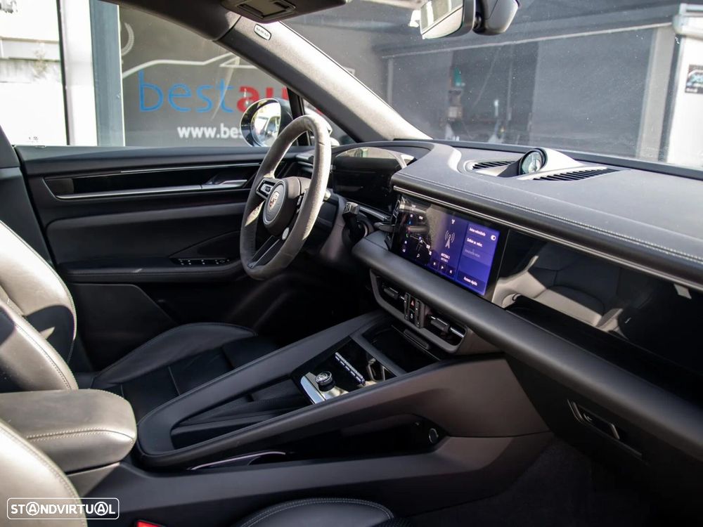 Porsche Macan Electric 4S - 45