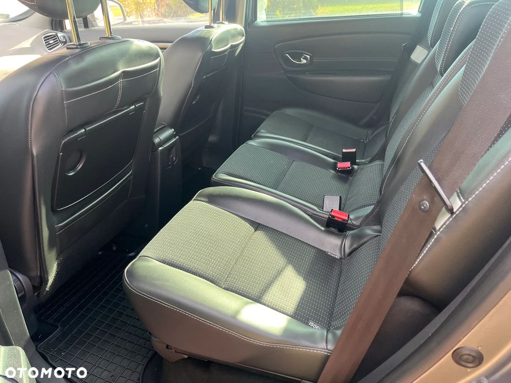 Renault Scenic ENERGY TCe 115 Bose Edition - 11