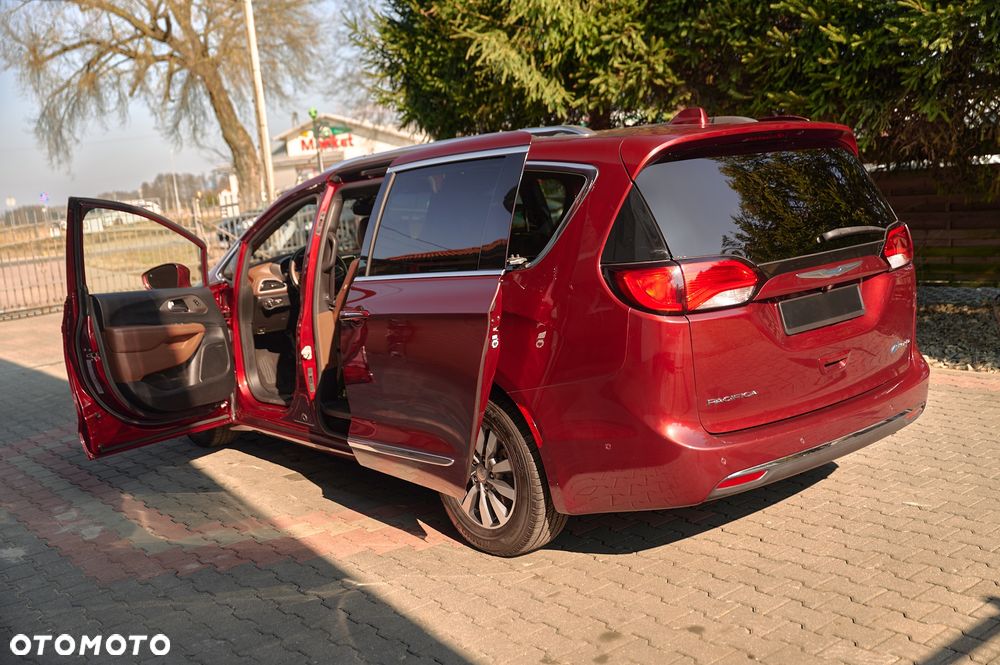 Chrysler Pacifica - 20