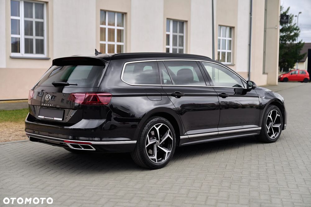 Volkswagen Passat Variant 2.0 TDI SCR DSG R-Line - 13