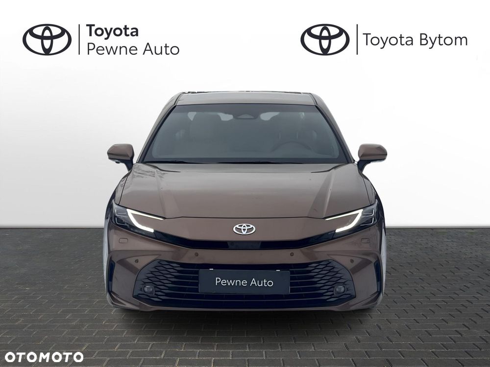Toyota Camry - 4