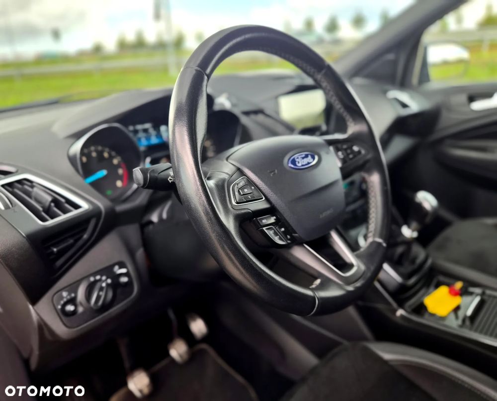 Ford Kuga - 25