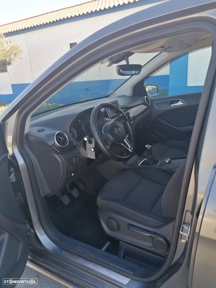 Mercedes-Benz B 180 CDI (BlueEFFICIENCY) - 2
