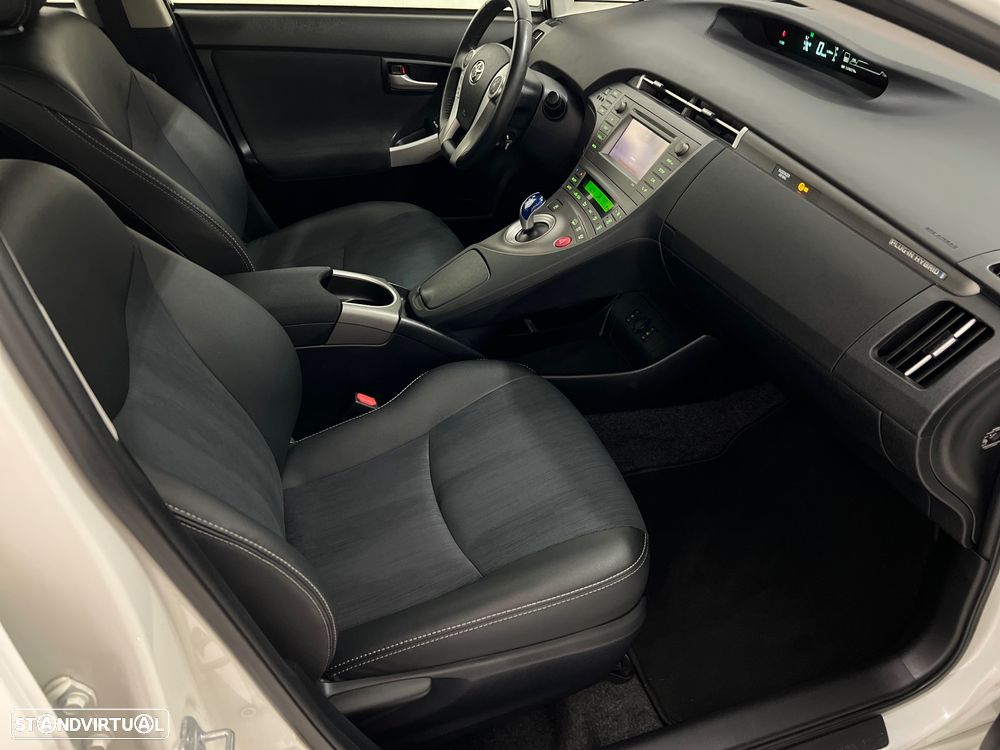 Toyota Prius 1.8 Premium - 32