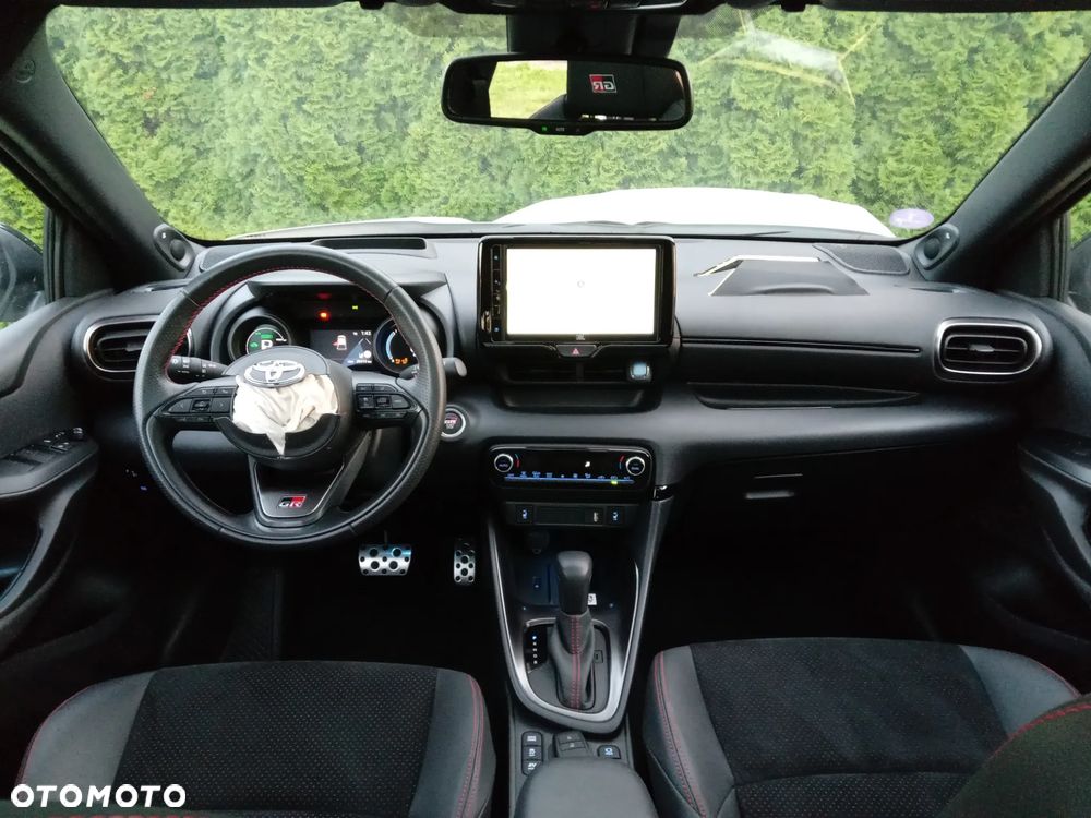Toyota Yaris 1.5 VVT-i GR SPORT - 8