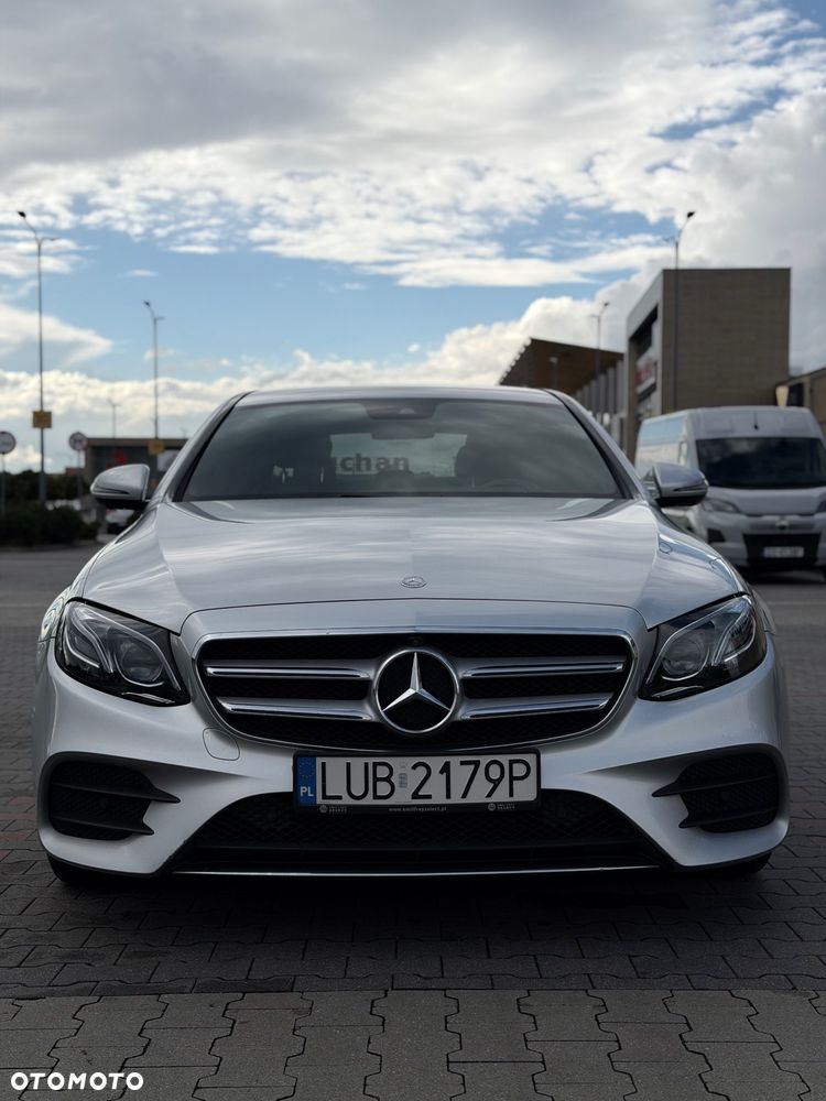 Mercedes-Benz Klasa E 220 d 4-Matic 9G-TRONIC - 25