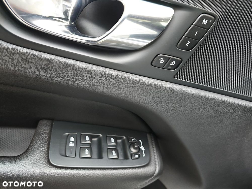 Volvo XC 60 - 20