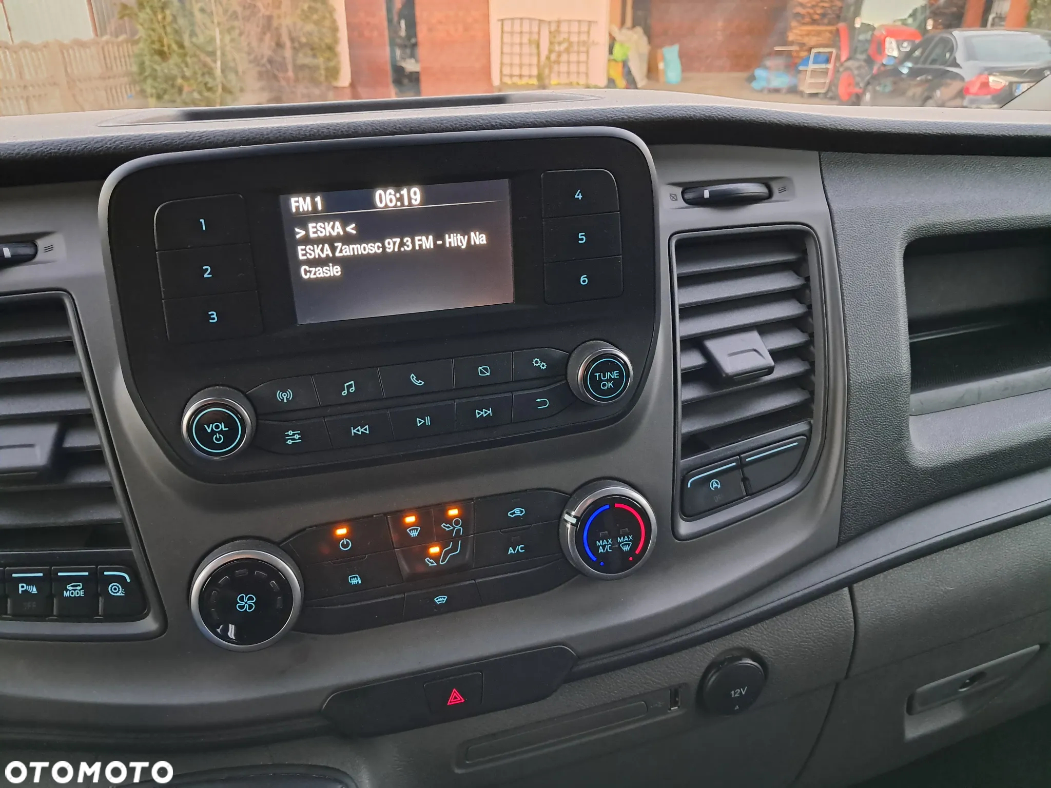 Ford Transit CUSTOM L2H2 - 11