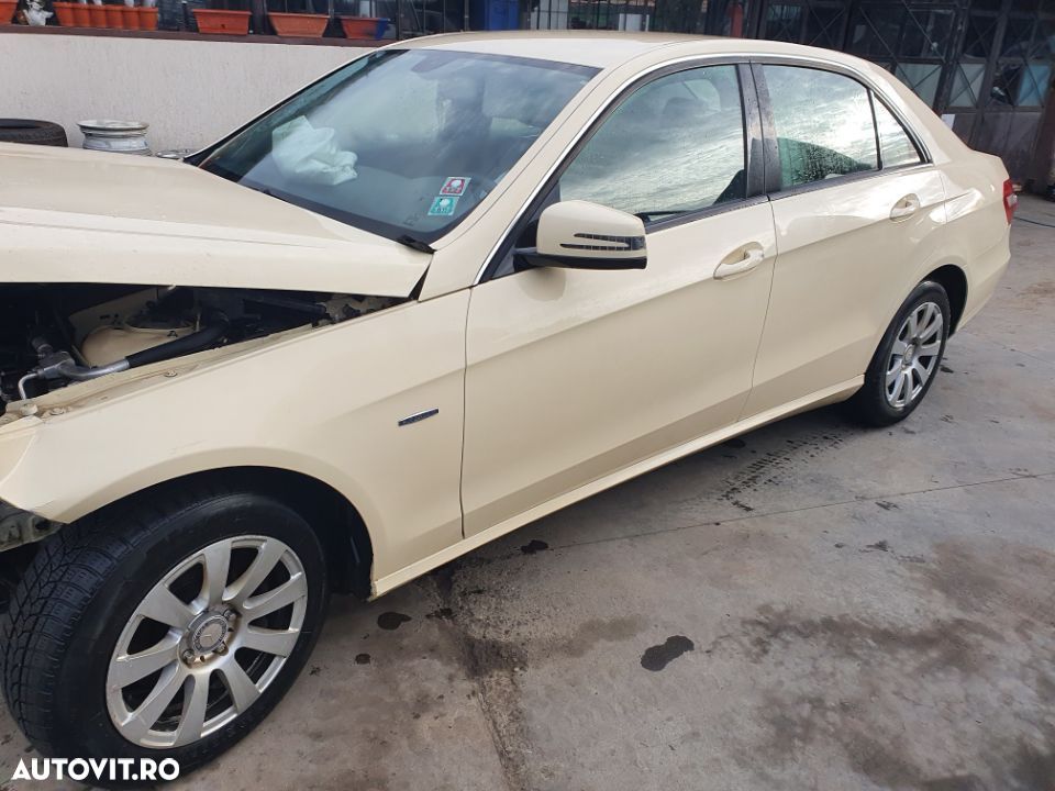 Dezmembram Mercedes E Class w212 2,2CDI - 4