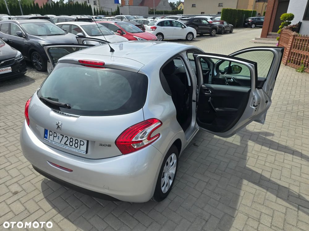 Peugeot 208 - 35