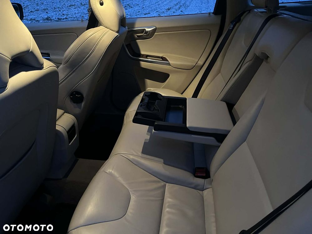 Volvo XC 60 - 11