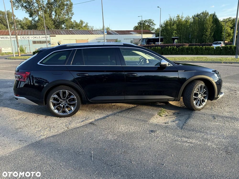 Skoda Superb 2.0 TSI 4x4 Scout DSG - 2