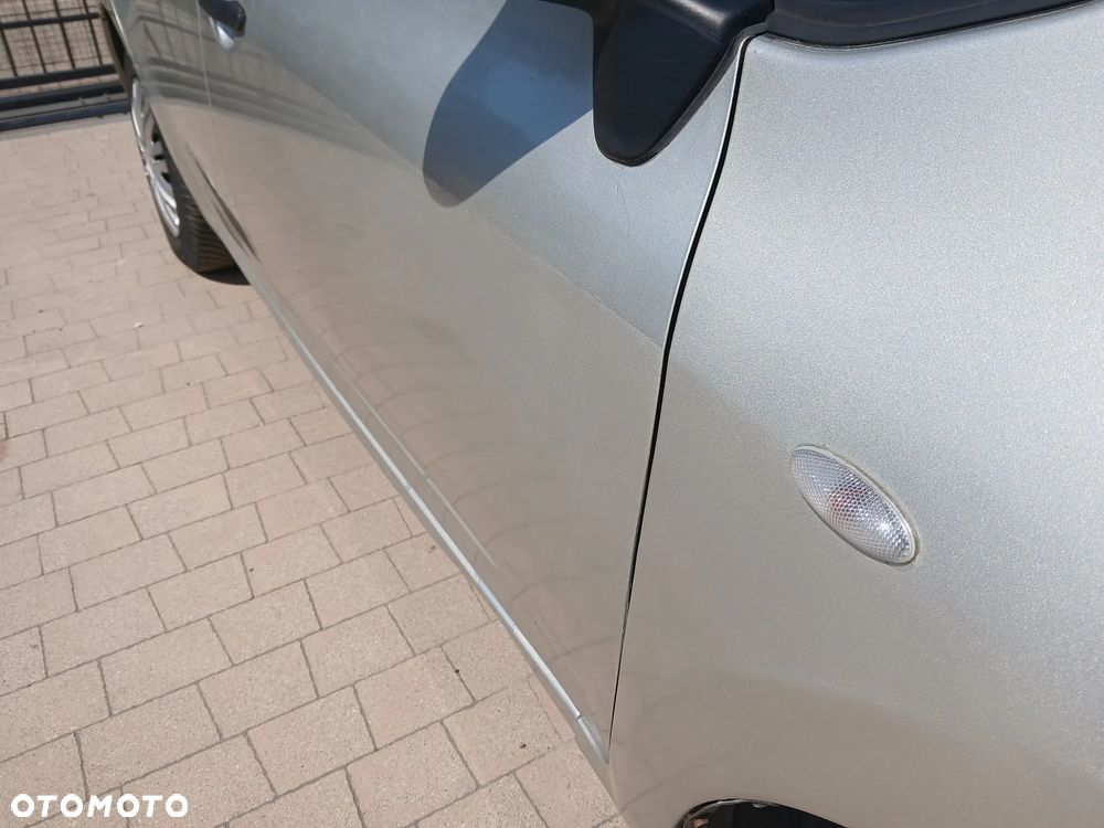Toyota Auris 1.4 VVT-i Terra - 5