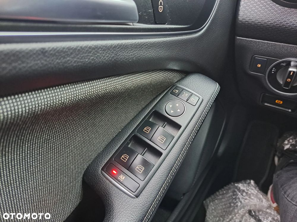 Mercedes-Benz Klasa A 180 CDI 7G-DCT AMG Line - 16