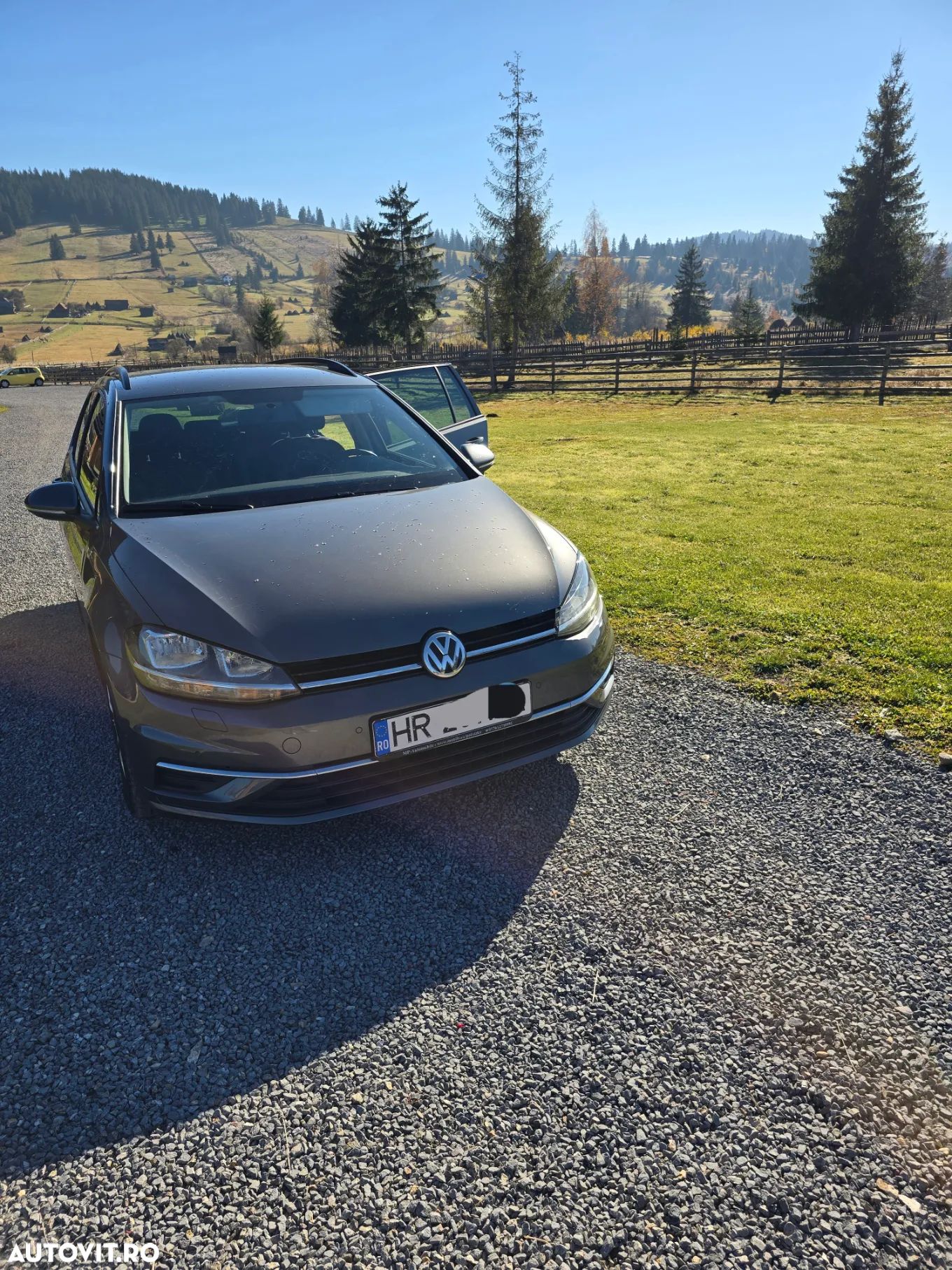 Volkswagen Golf - 1