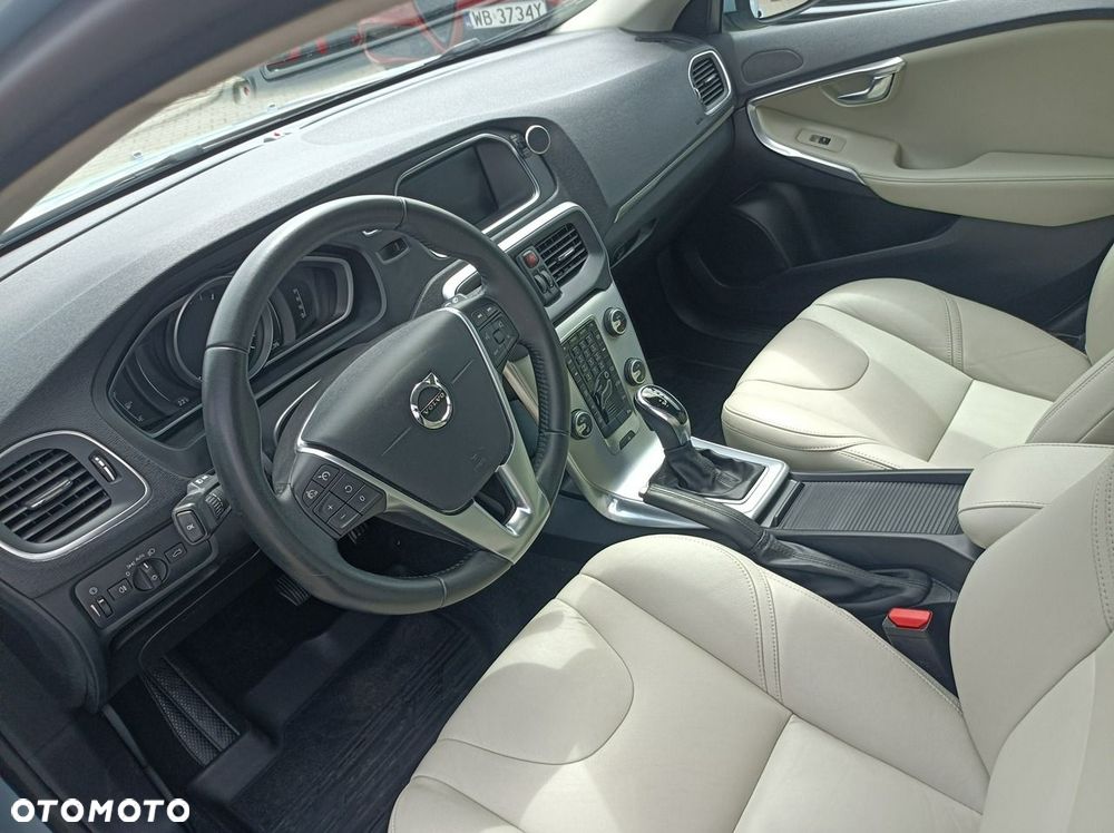 Volvo V40 - 18