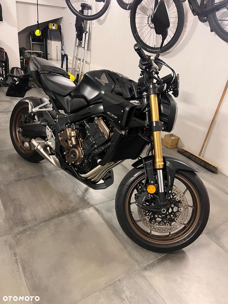 Honda CB - 2