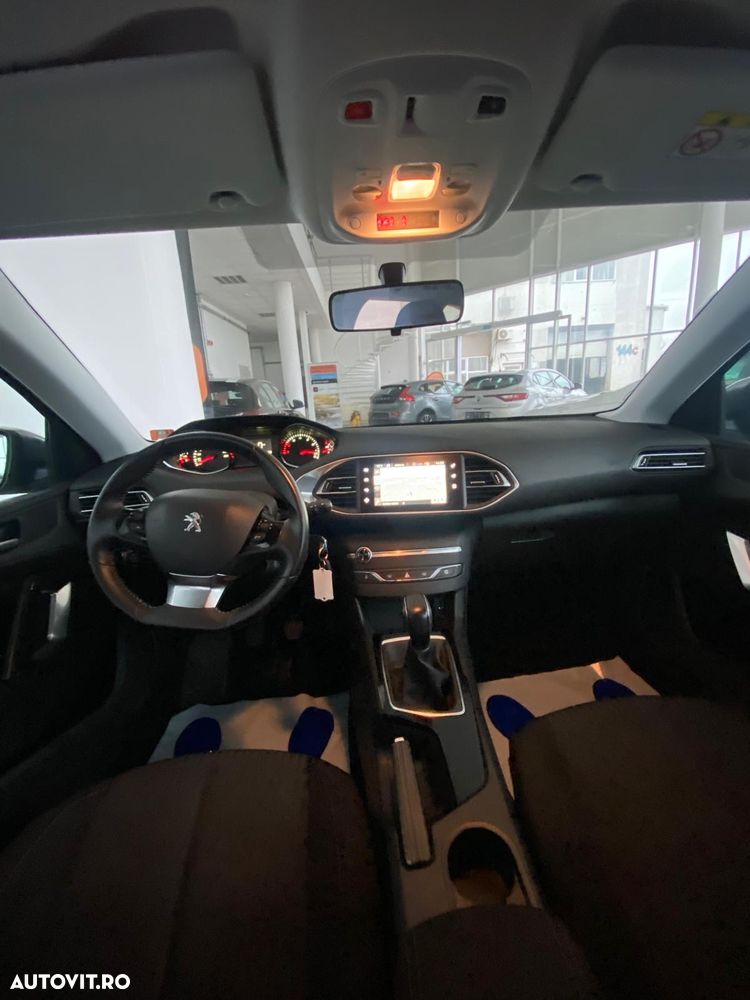 Peugeot 308 SW 1.2 L PureTech Turbo Allure - 24