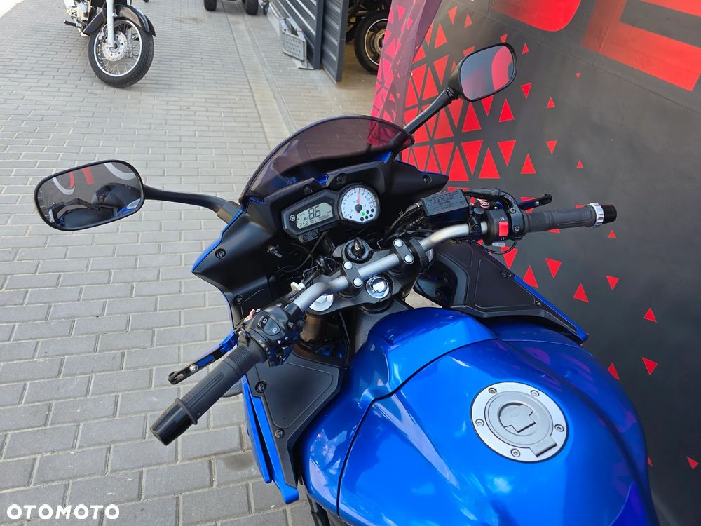 Yamaha FZ8 - 29