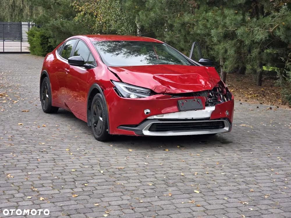 Toyota Prius Plug-in Hybrid - 13